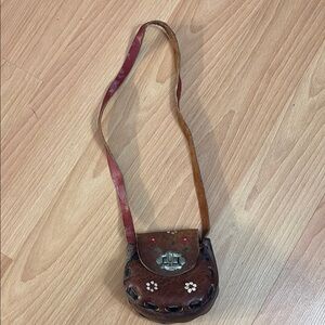 Little girls vintage 1960s leather purse.
